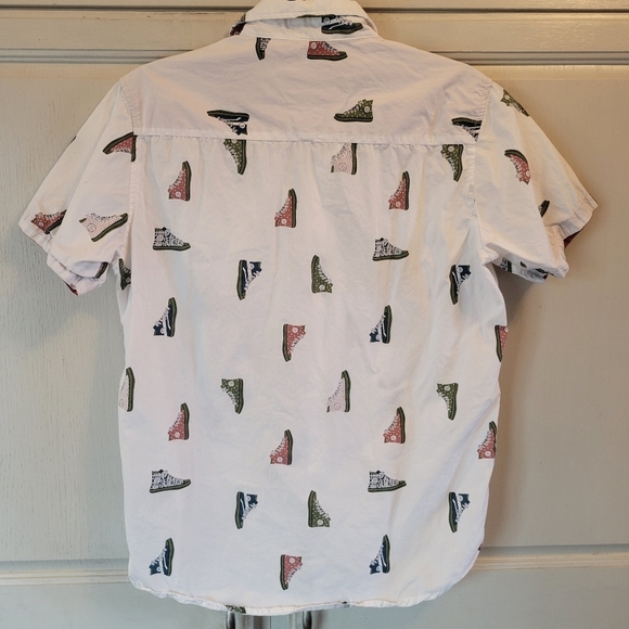 Ditch Plains by Ricky Singh High Top Shoes Print Short Sleeve Button Up Shirt - Picture 2 of 6